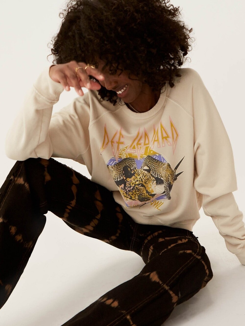 DaydreamerDaydreamer Def Leppard Prowel Crewneck Sweatshirt Cream